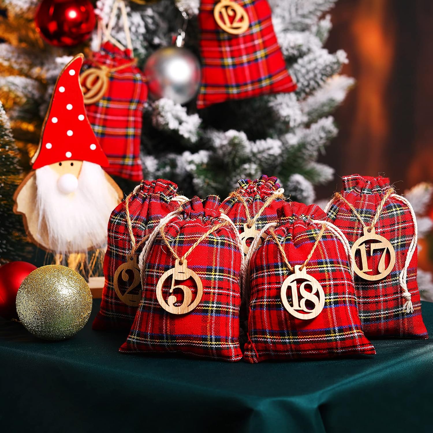 Christmas 24 Days Advent Calen - огляд і ціна Jewelry Making Advent Calendar